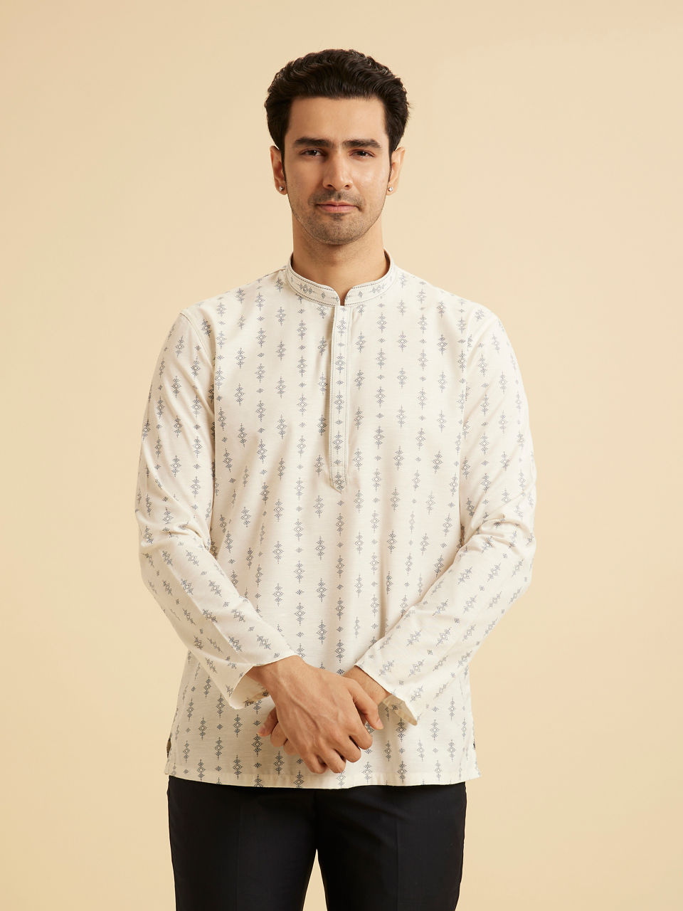 Manyavar Men White Bliss Short Kurta