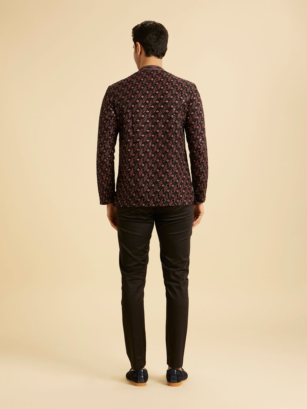 Manyavar Men Elegant Black Viscose Short Kurta