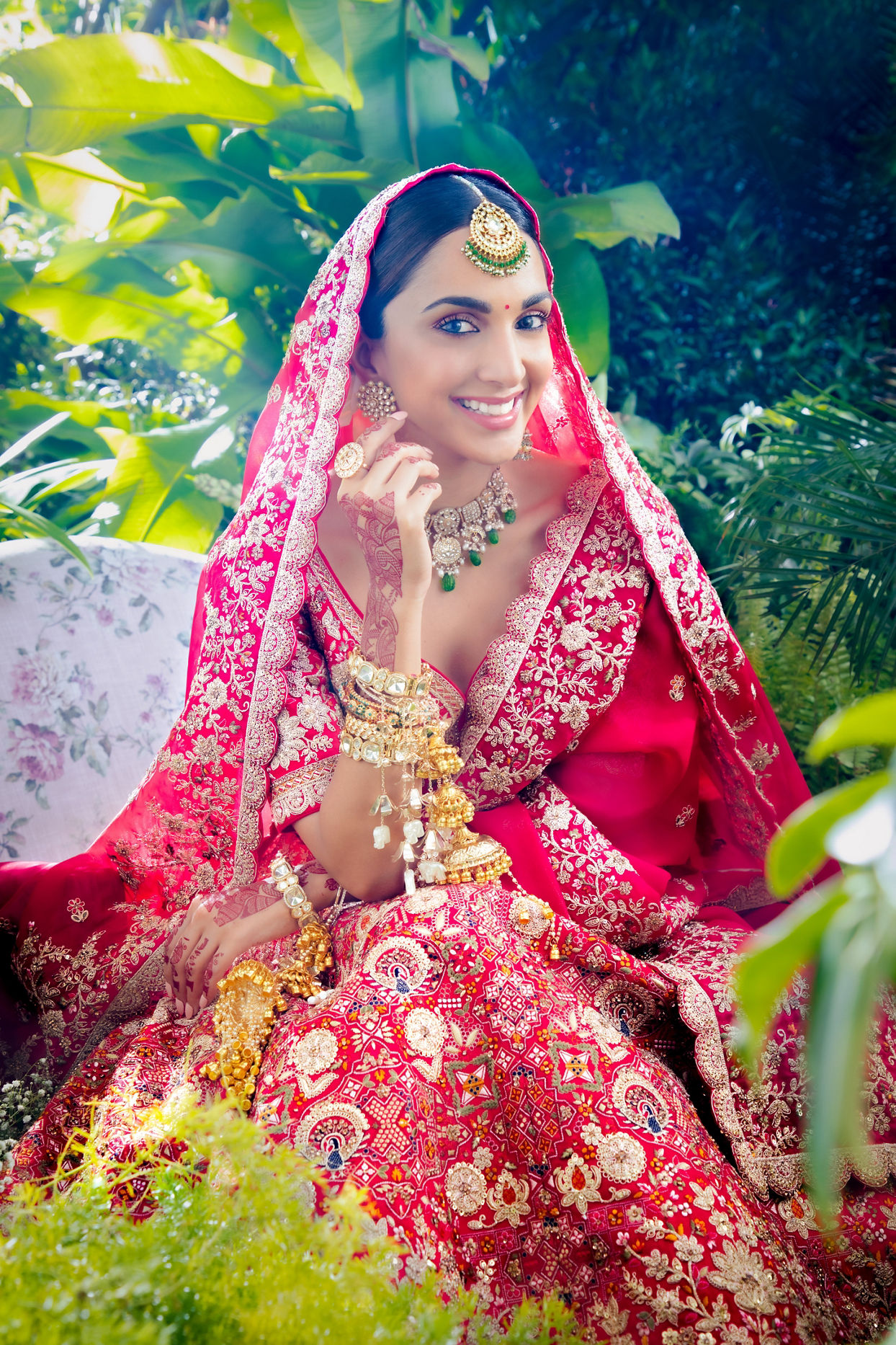 Everything, rani pink! 💖💁🏻‍♀️ Bride @sucheetah's Mehendi lehenga is a  burst of vibrant elegance, giving off those boho-c