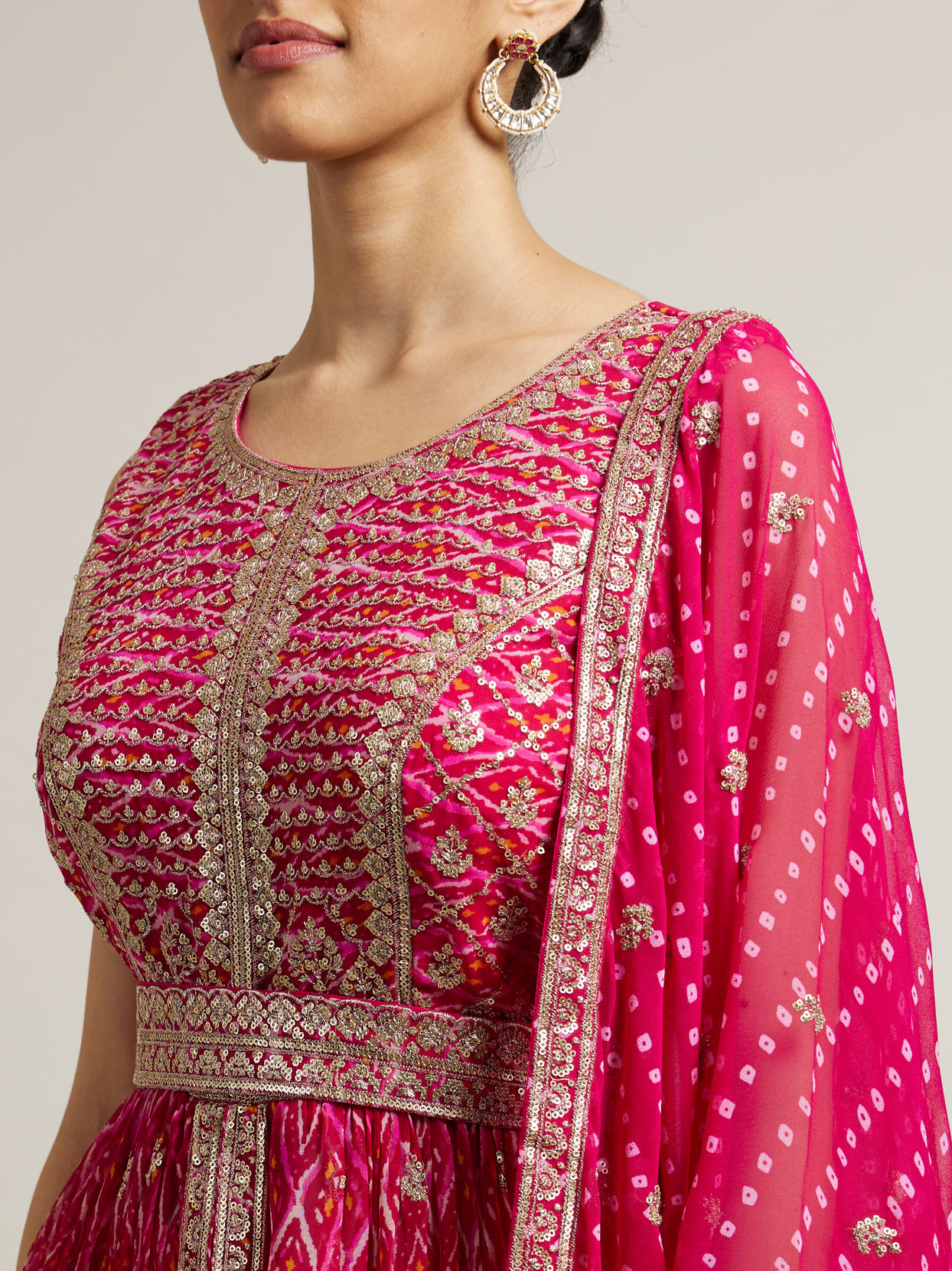 alt message - Mohey Women Rani Pink Bandhani Long Suit with Gota Patti Work image number 3