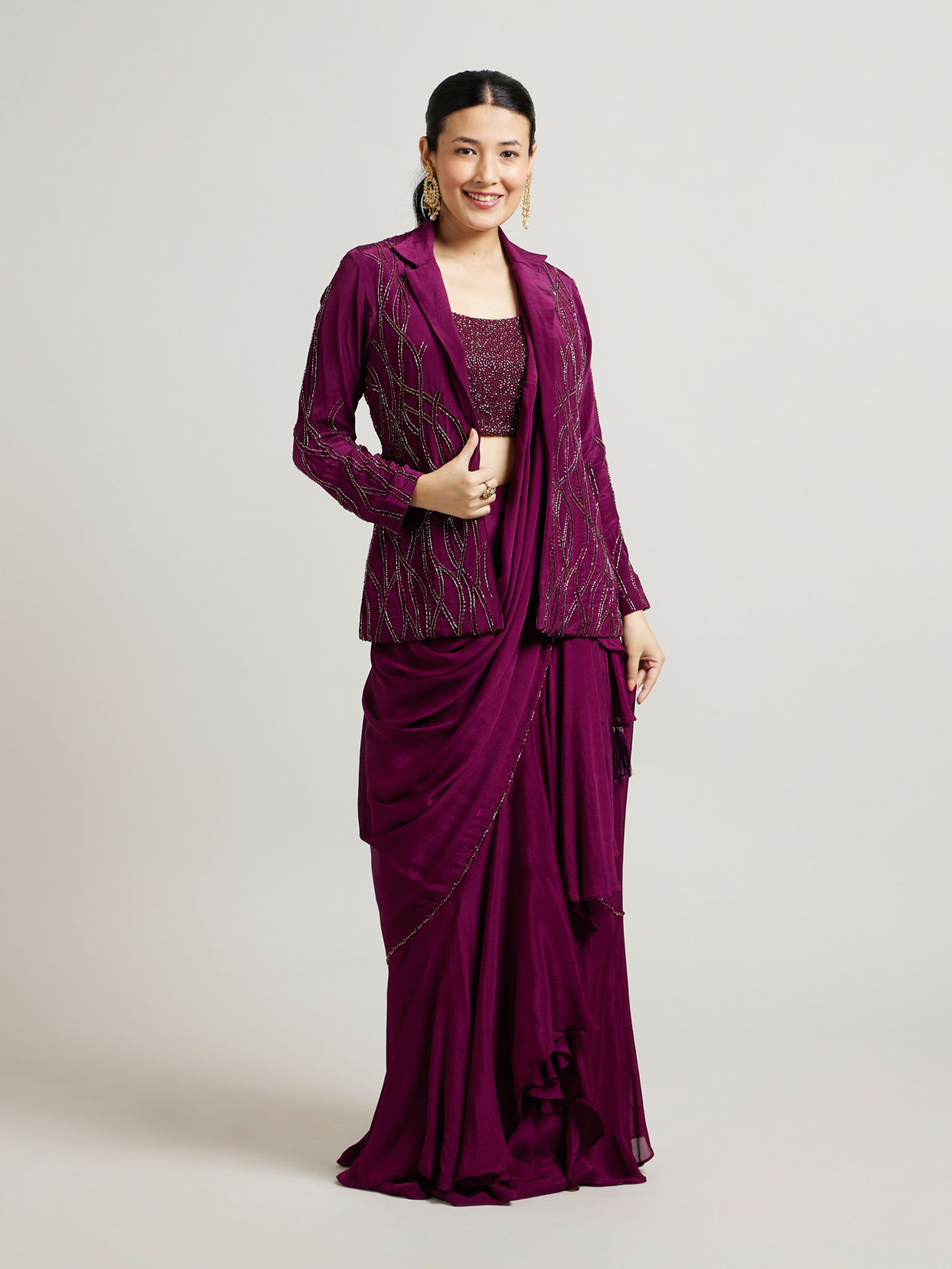 alt message - Mohey Women Wine Hued Elegance Stitched Suit image number 2