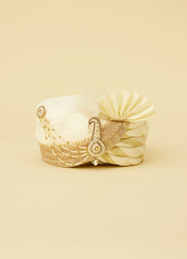 White and Golden Chain Brooch Safa image number 0