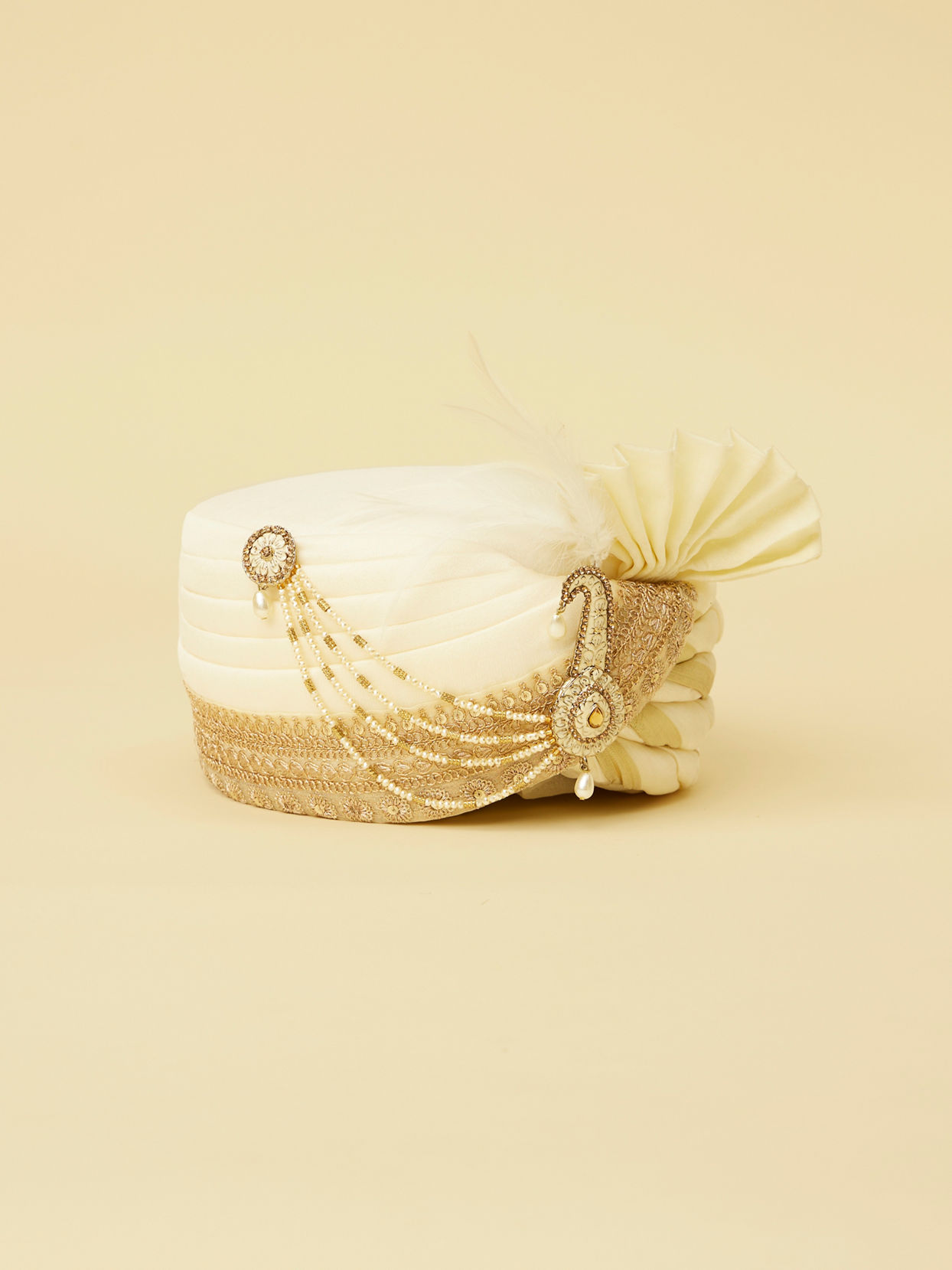 Manyavar Men White and Golden Chain Brooch Safa