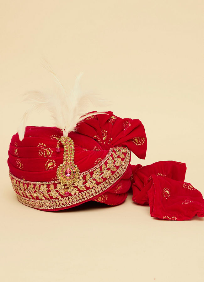 Manyavar Men Red And Gold Brooch And Feather Detailed Safa