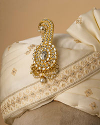 Manyavar Men Elegantly Crafted Warm White Safa