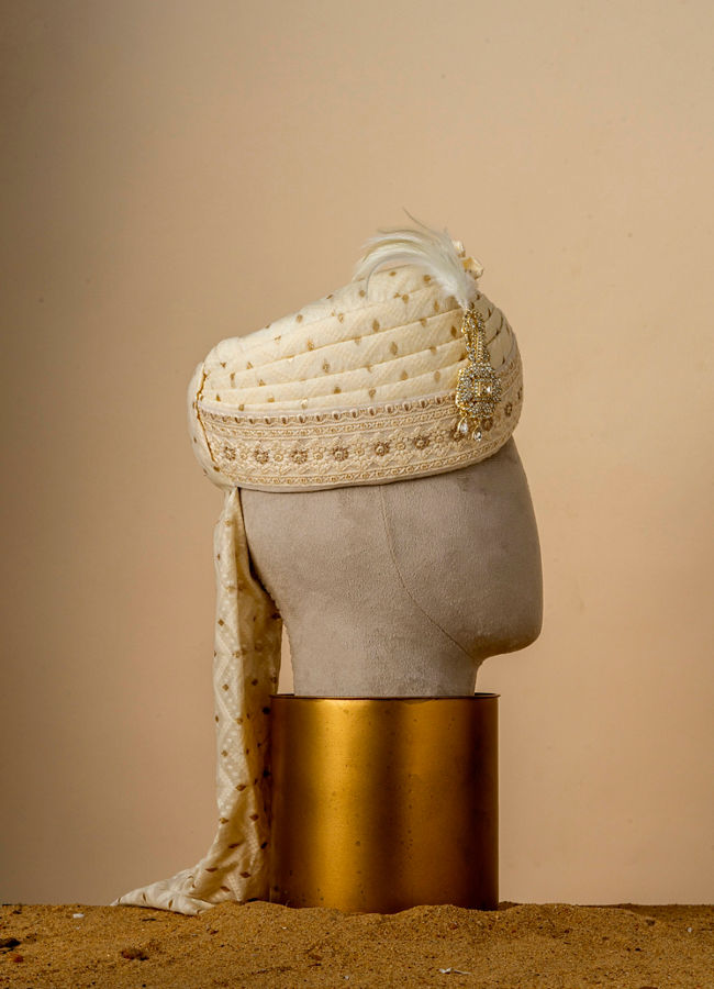 Manyavar Men Elegantly Crafted Warm White Safa