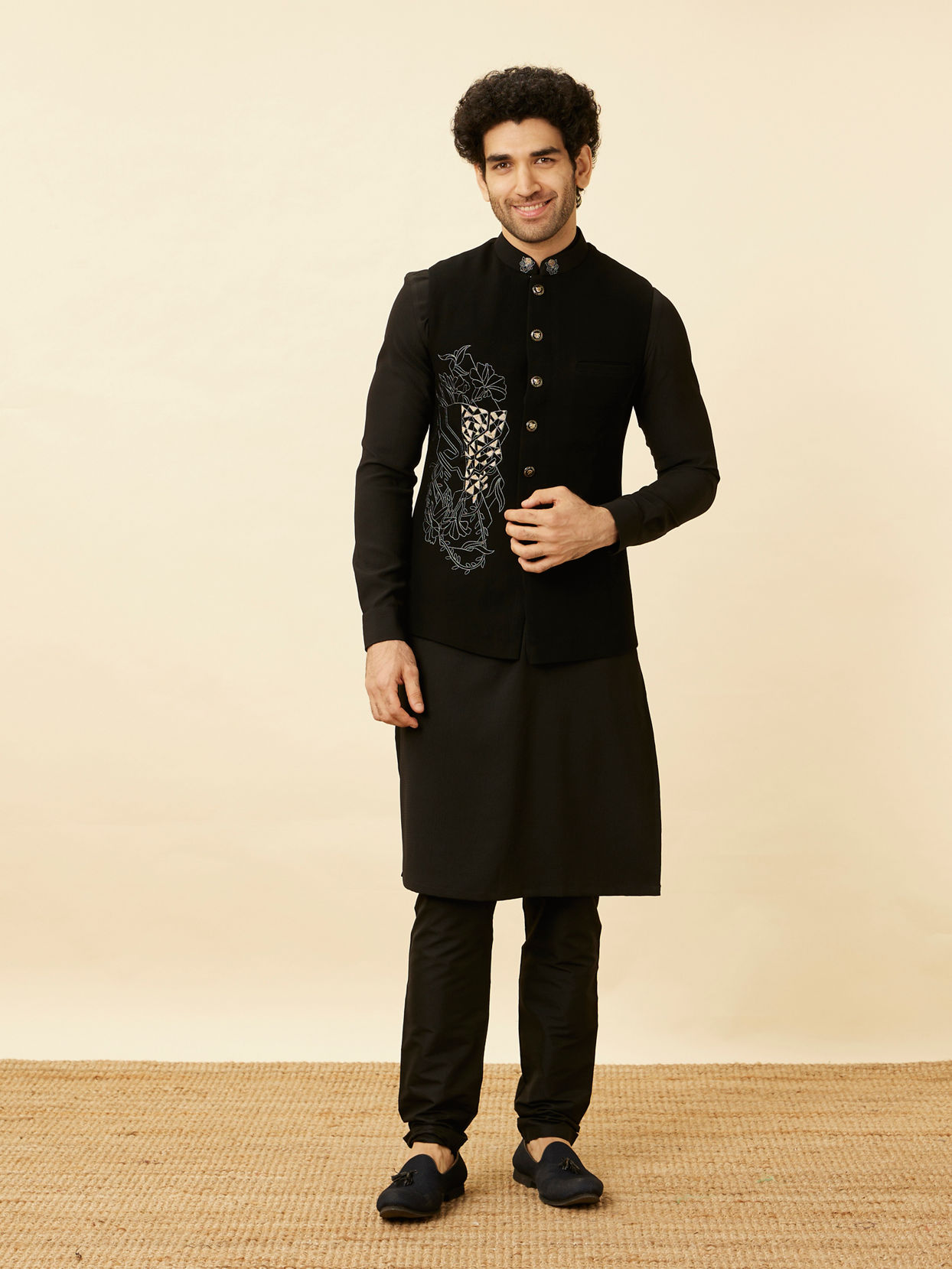 alt message - Manyavar Men Midnight Black Black Panther Kurta Jacket Set image number 2