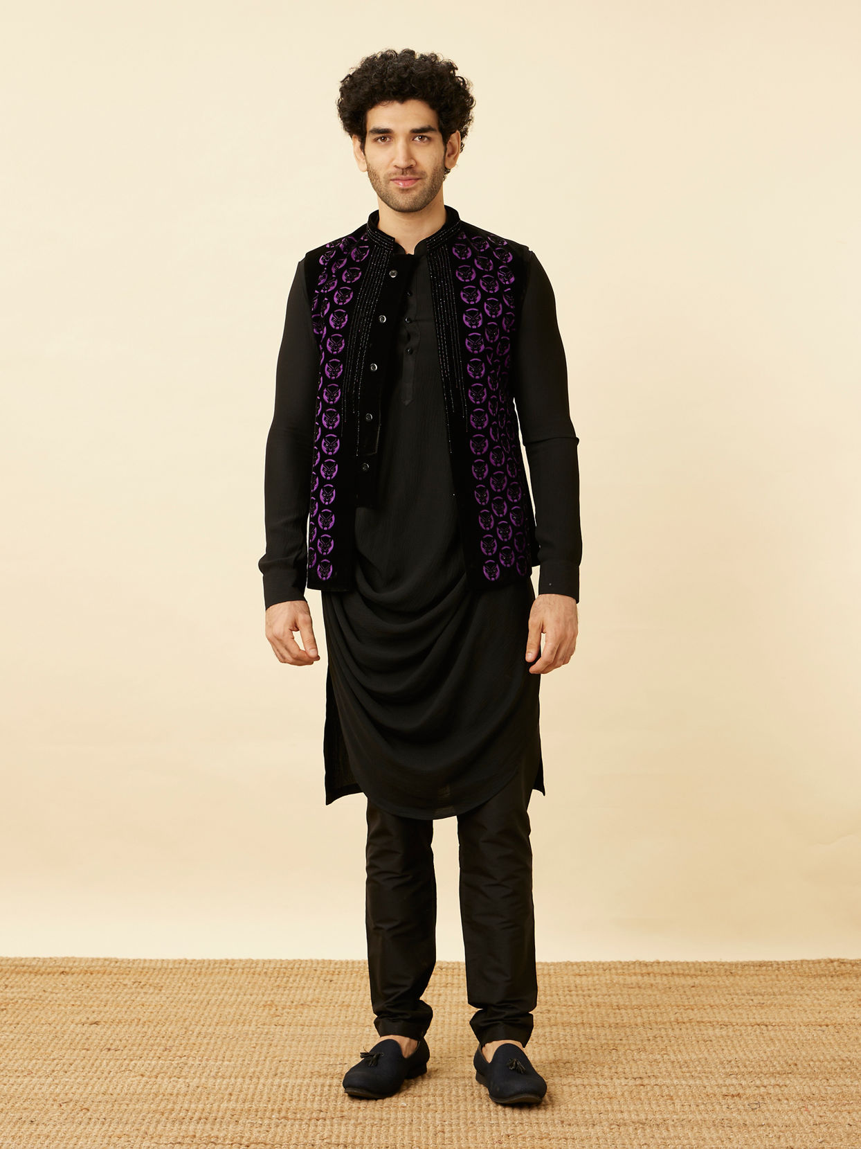 alt message - Manyavar Men Ebony Black Black Panther Kurta Jacket Set image number 3