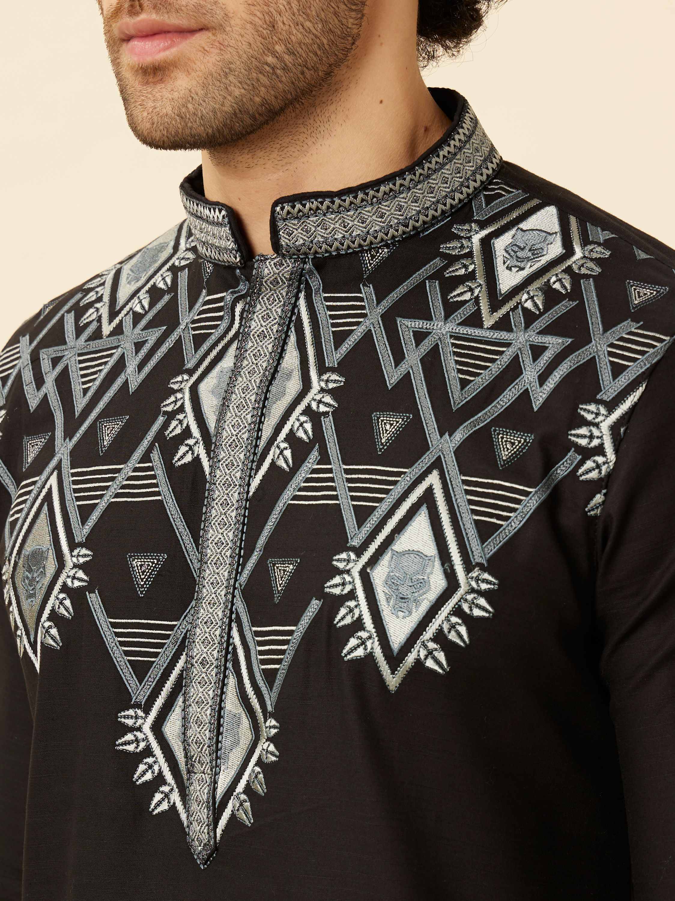 Manyavar Men Charcoal Black Panther Motif Kurta Set