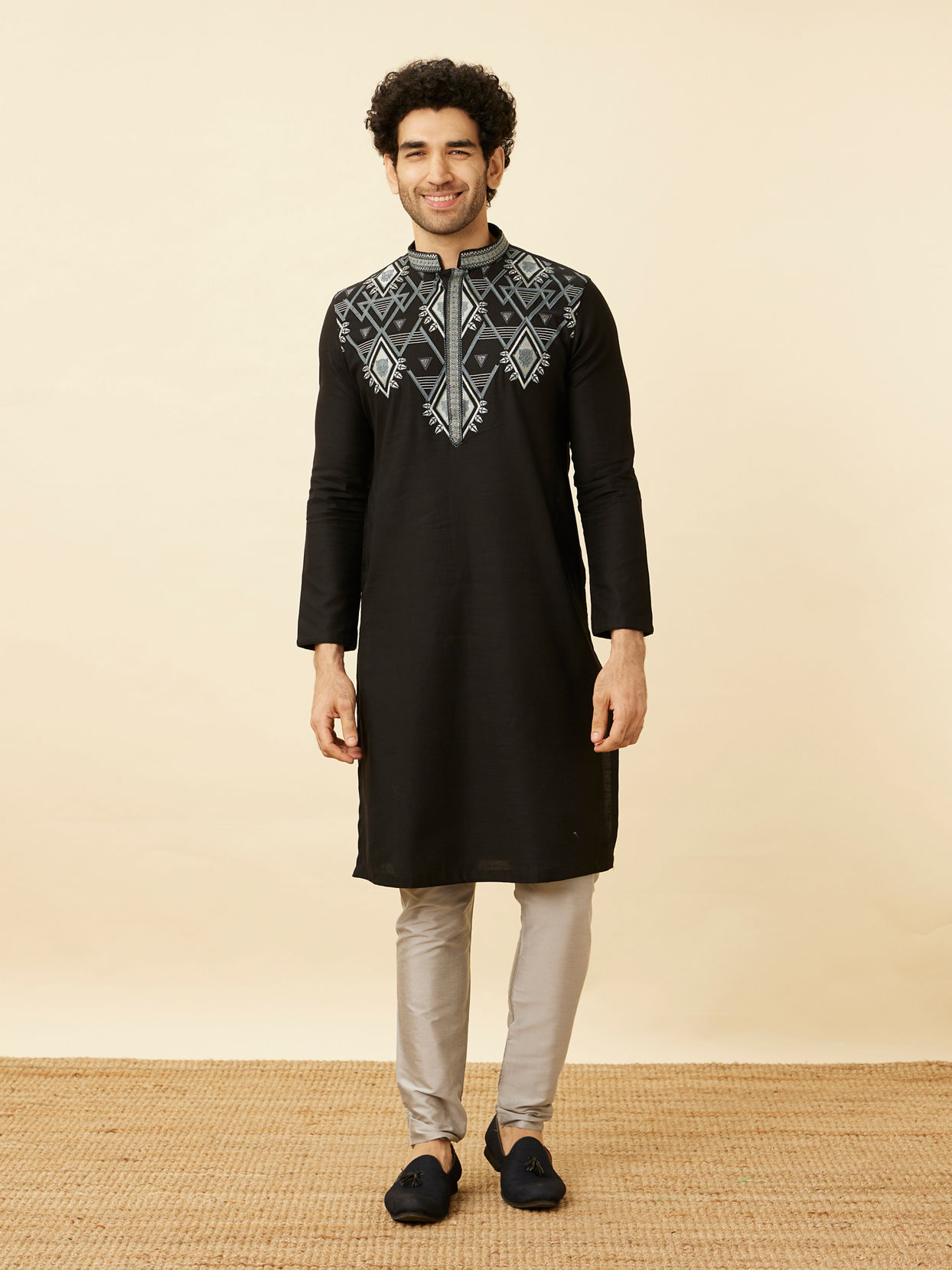 Manyavar Men Charcoal Black Panther Motif Kurta Set