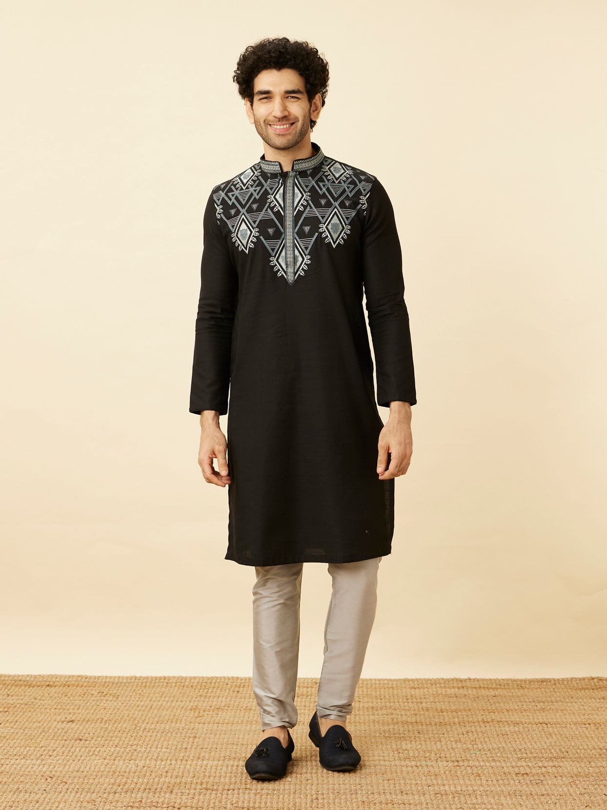 Charcoal Black Panther Motif Kurta Set image number 2