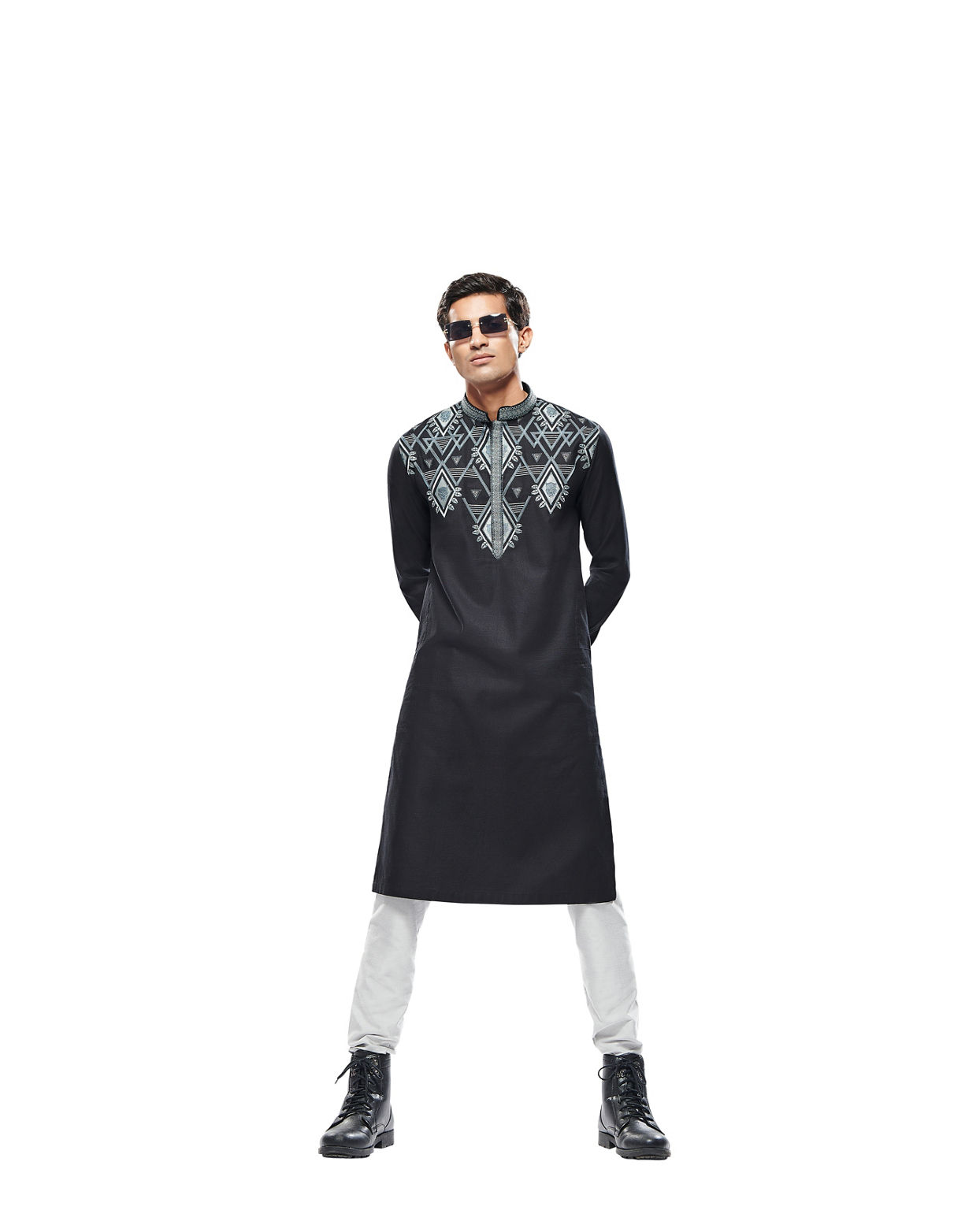 Manyavar Men Charcoal Black Panther Motif Kurta Set