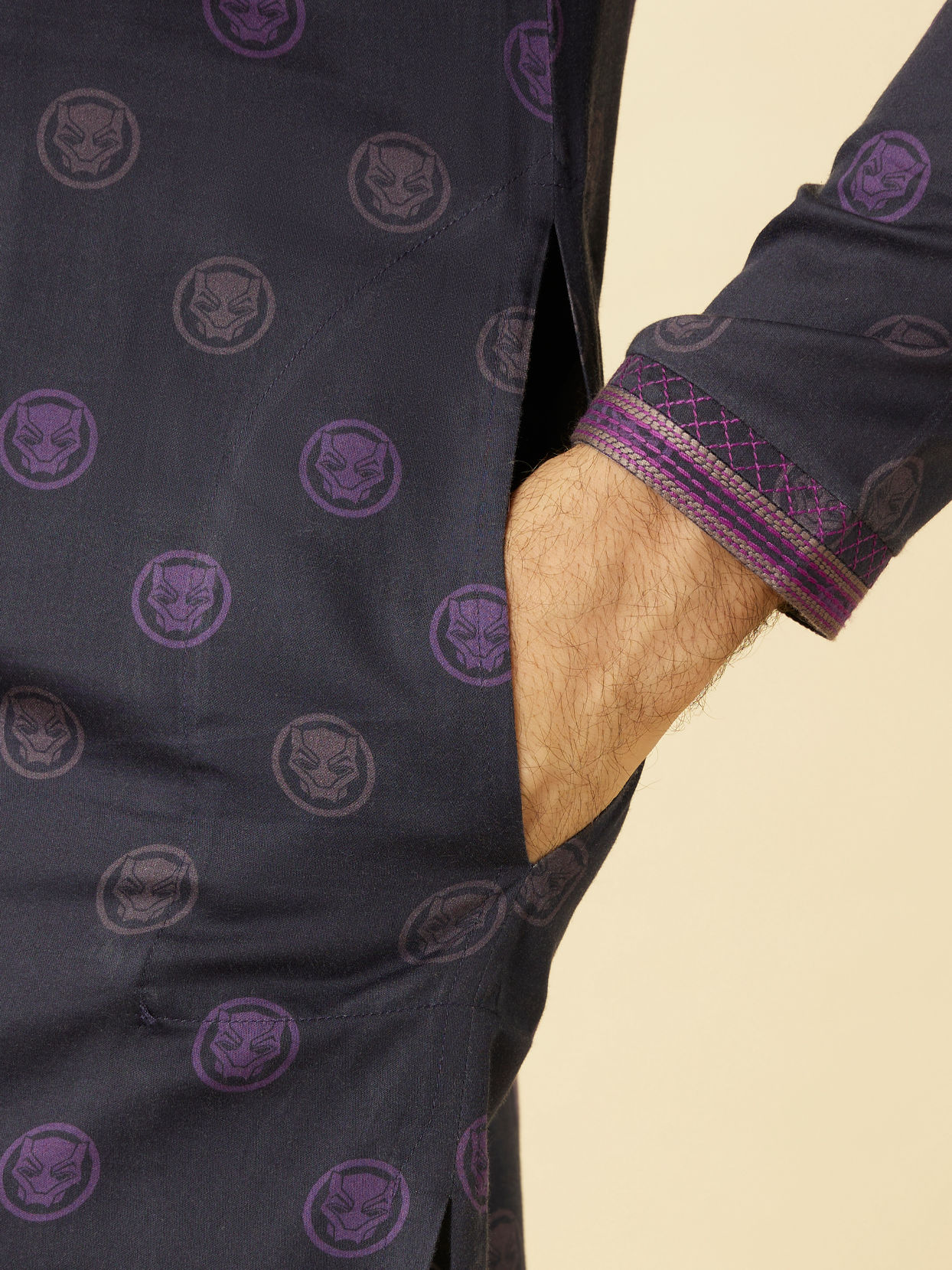 alt message - Manyavar Men Violet Black Panther Kurta Set image number 3