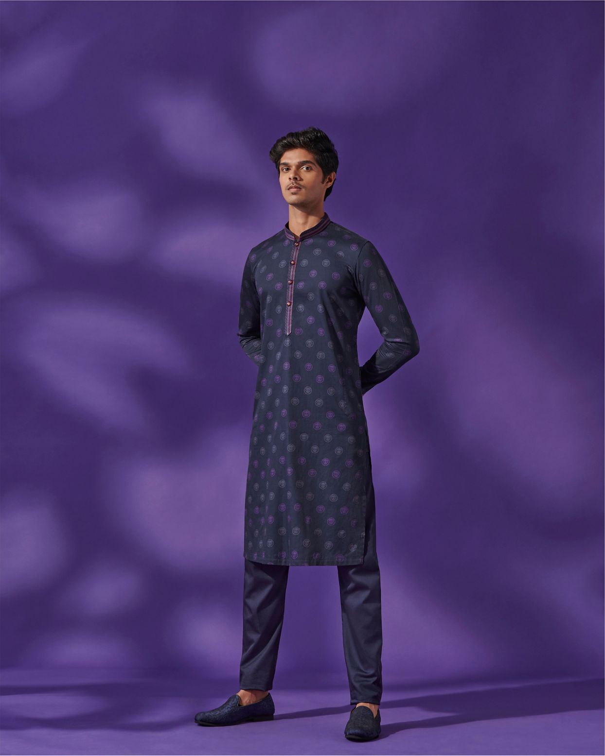 alt message - Manyavar Men Violet Black Panther Kurta Set image number 6