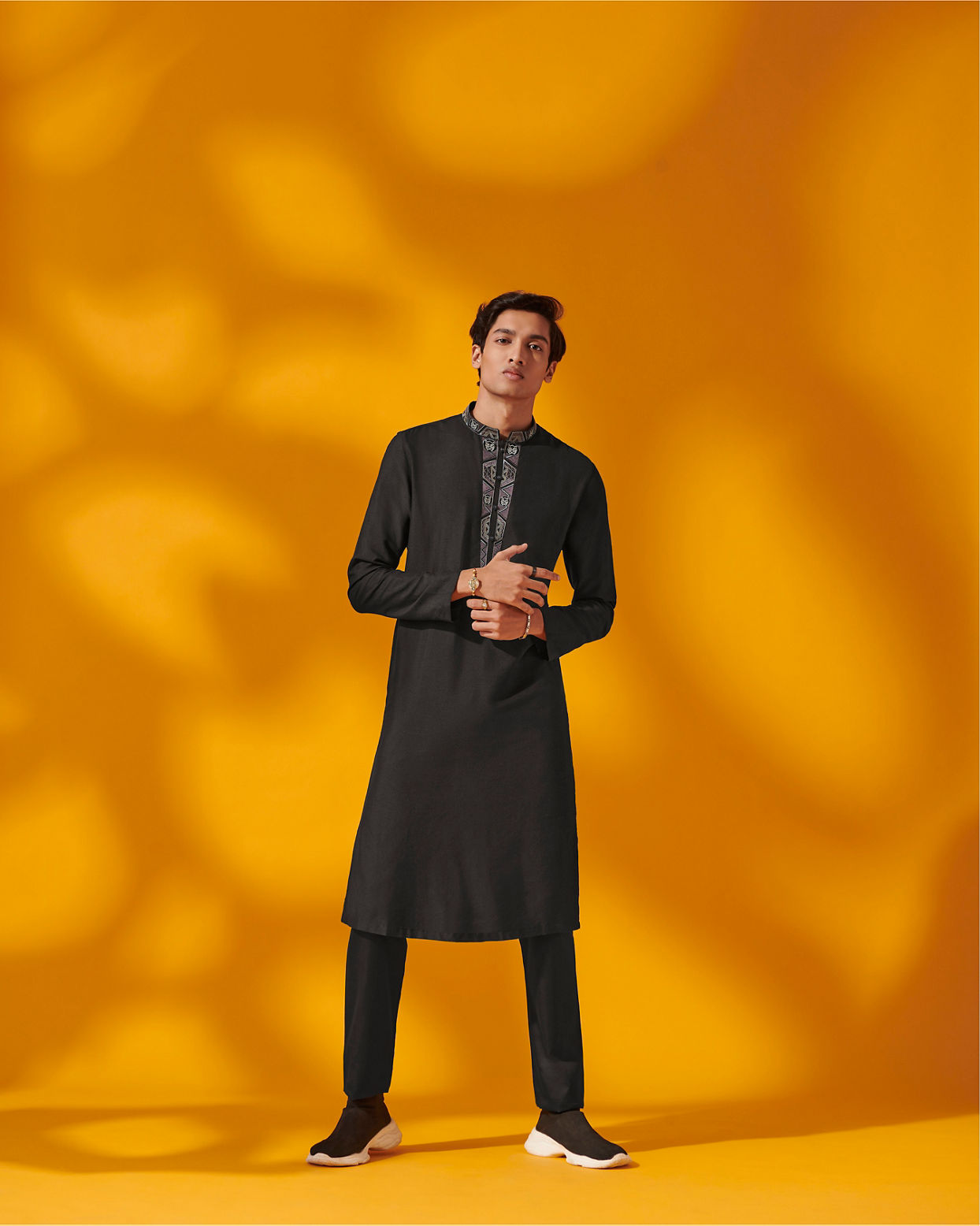 alt message - Manyavar Men Coral Black Panther Kurta Set image number 5