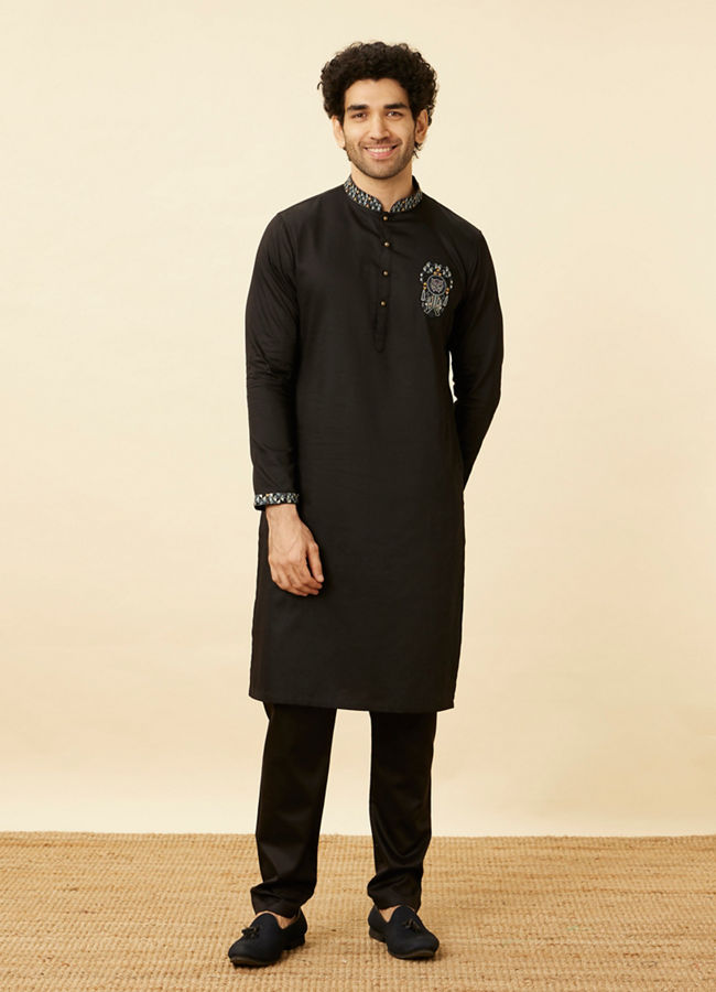 alt message - Manyavar Men Charcoal Black Panther Patchwork Kurta Set image number 2