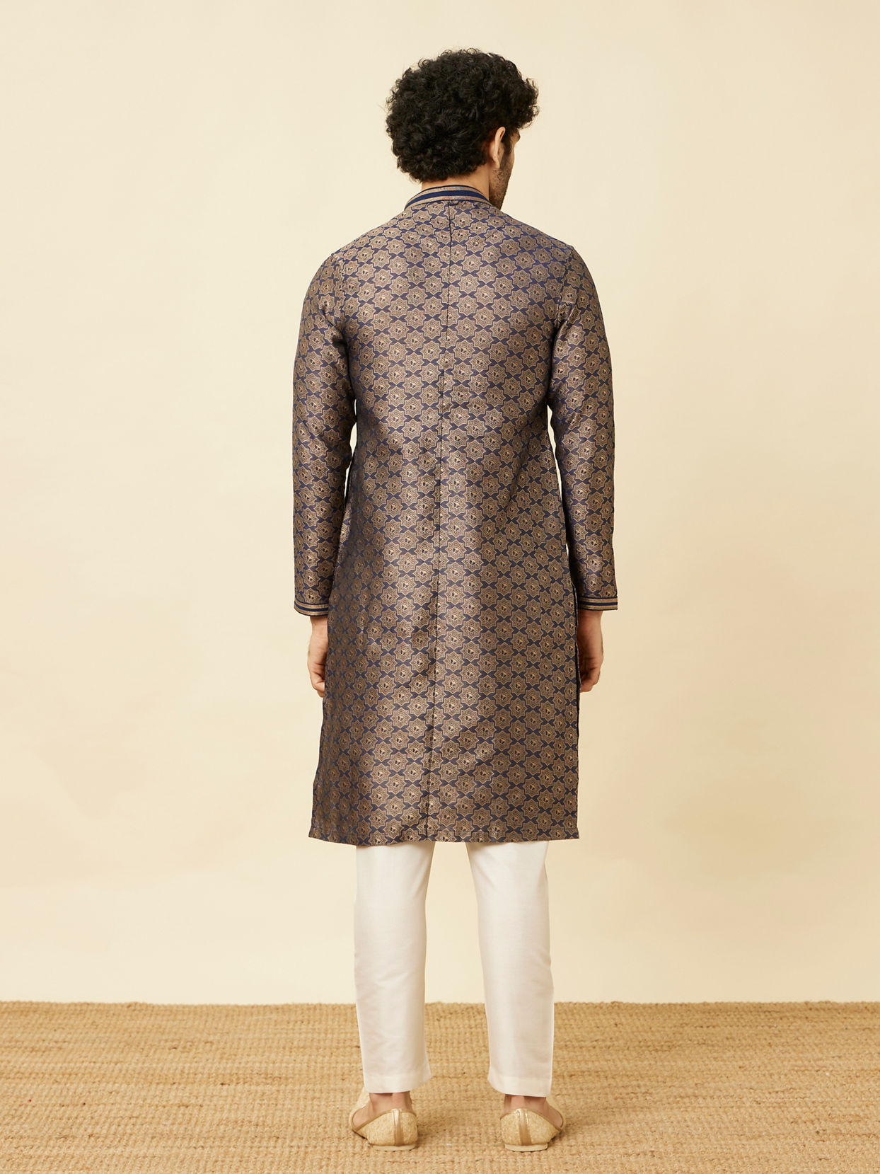 Manyavar Men Midnight Sapphire Thor Kurta Set image number 4