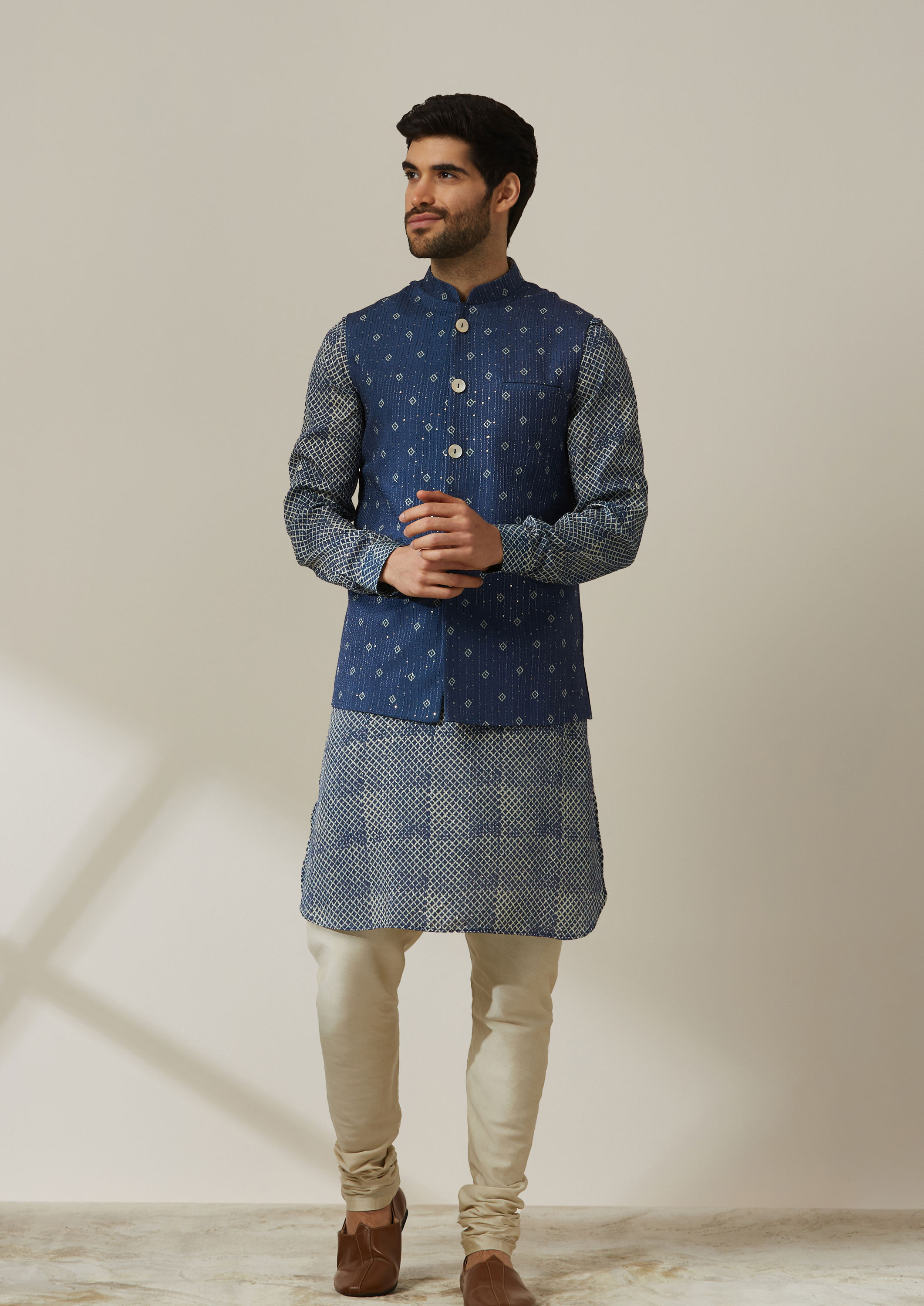 Twamev Men Chequred Kurta Set with Ocean Blue Jacket image number 2