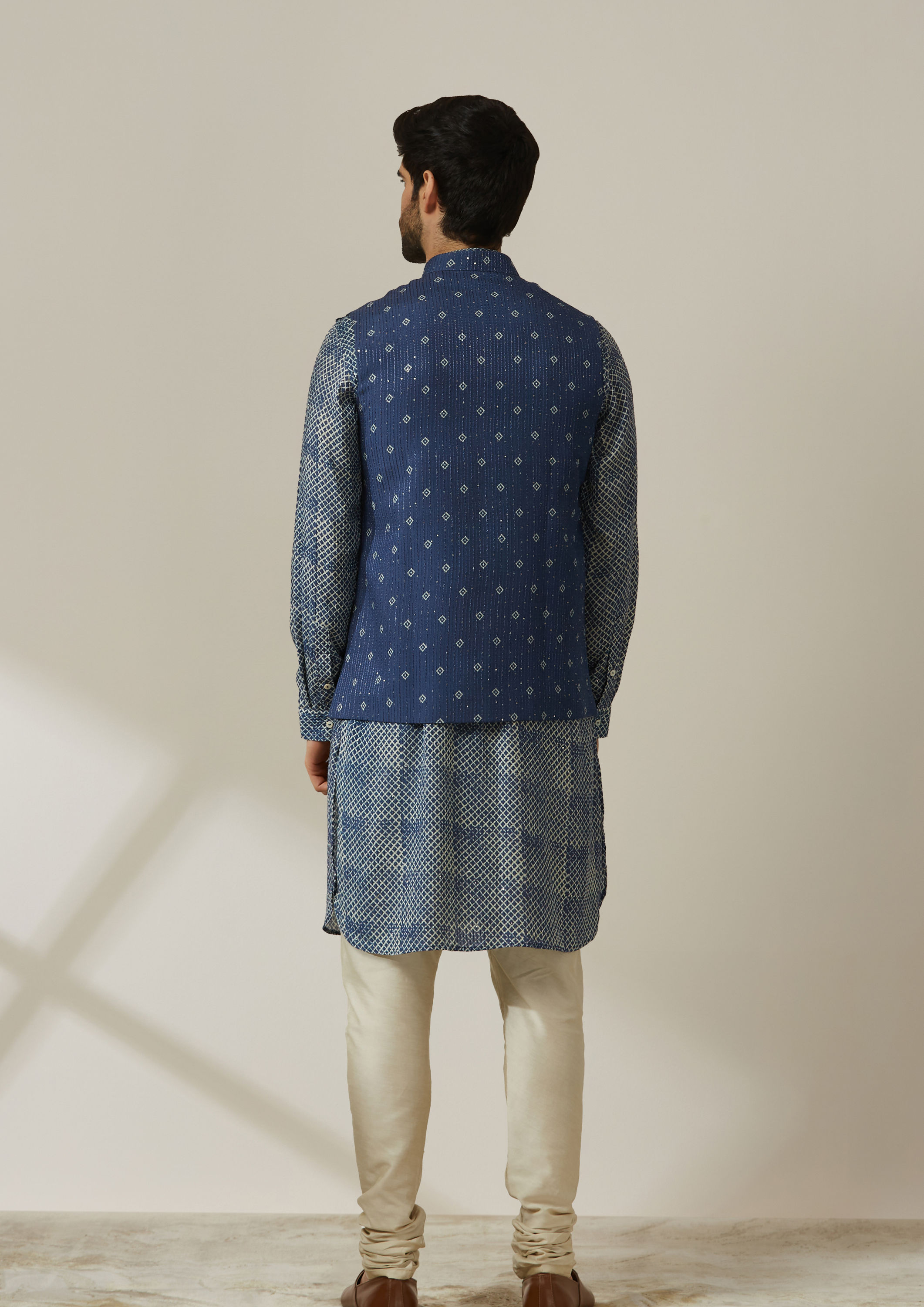 Twamev Men Chequred Kurta Set with Ocean Blue Jacket