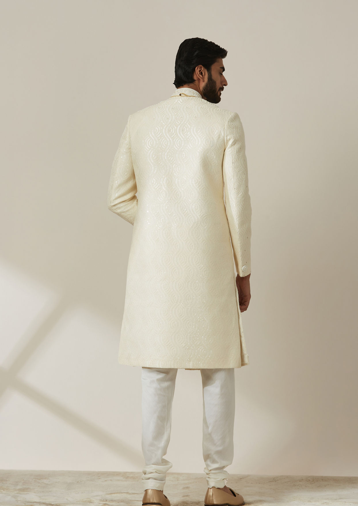 alt message - Twamev Men Royal Cream Chikankari Sherwani Set image number 2