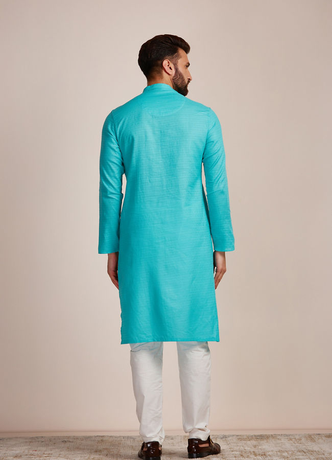 alt message - Manyavar Men Light Blue Plain Kurta Set image number 4