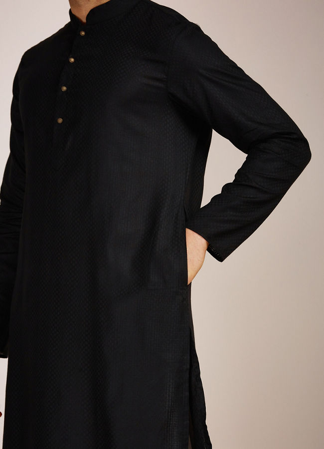 alt message - Manyavar Men Dusky Black Kurta Set image number 2