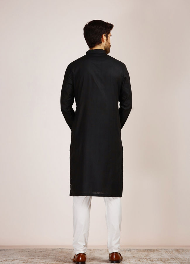 alt message - Manyavar Men Dusky Black Kurta Set image number 4