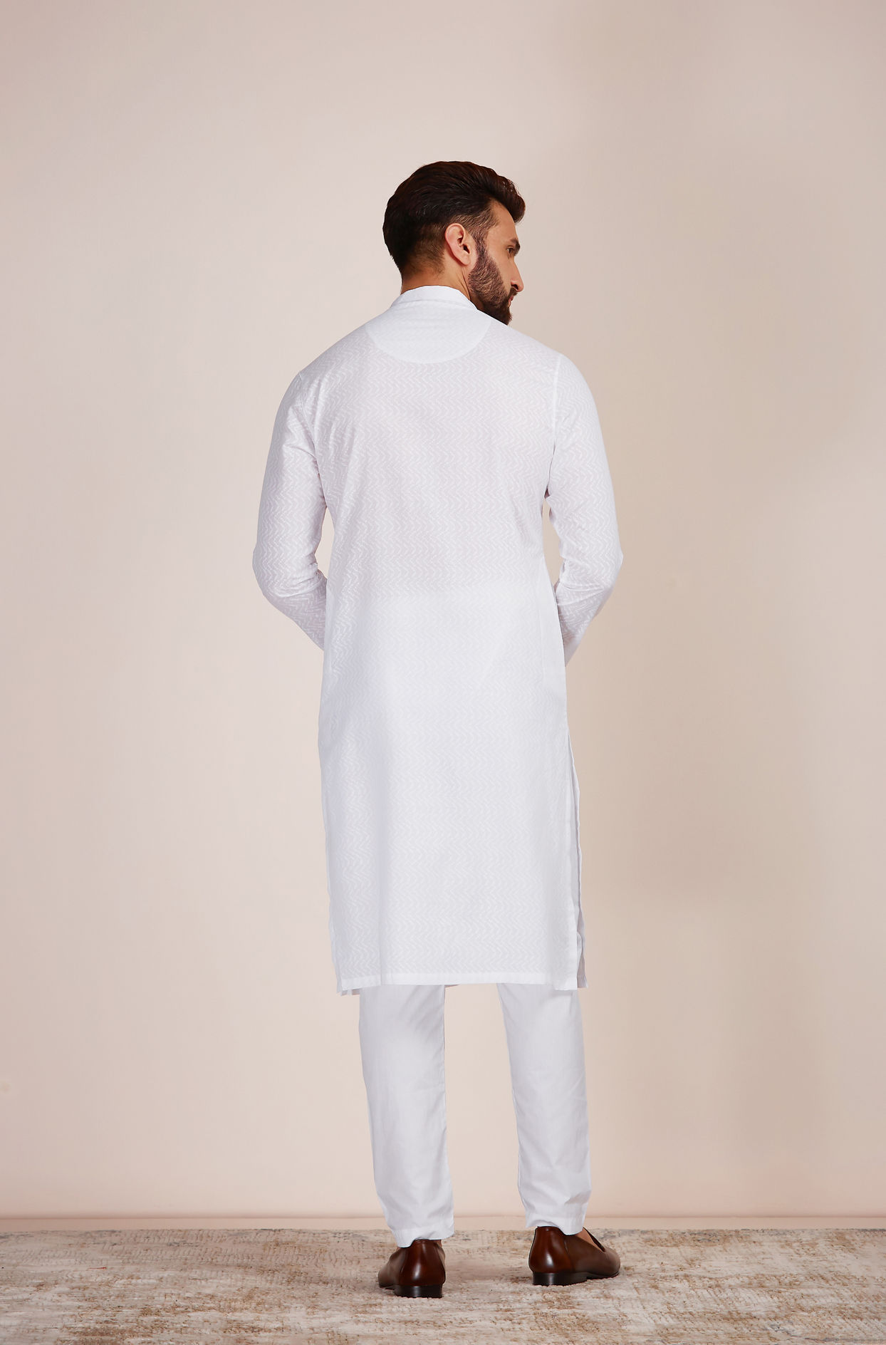 Manyavar Men Pristine White Wave Patterned Kurta Set