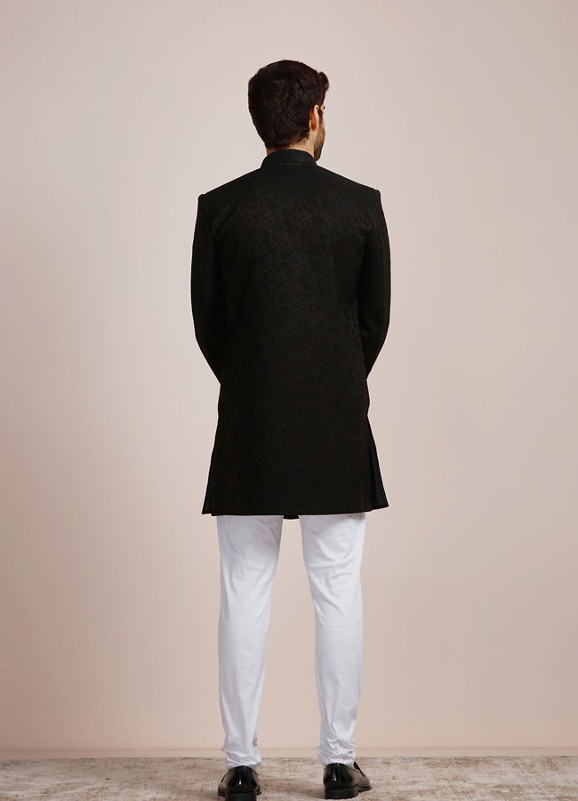 Manyavar hotsell black sherwani