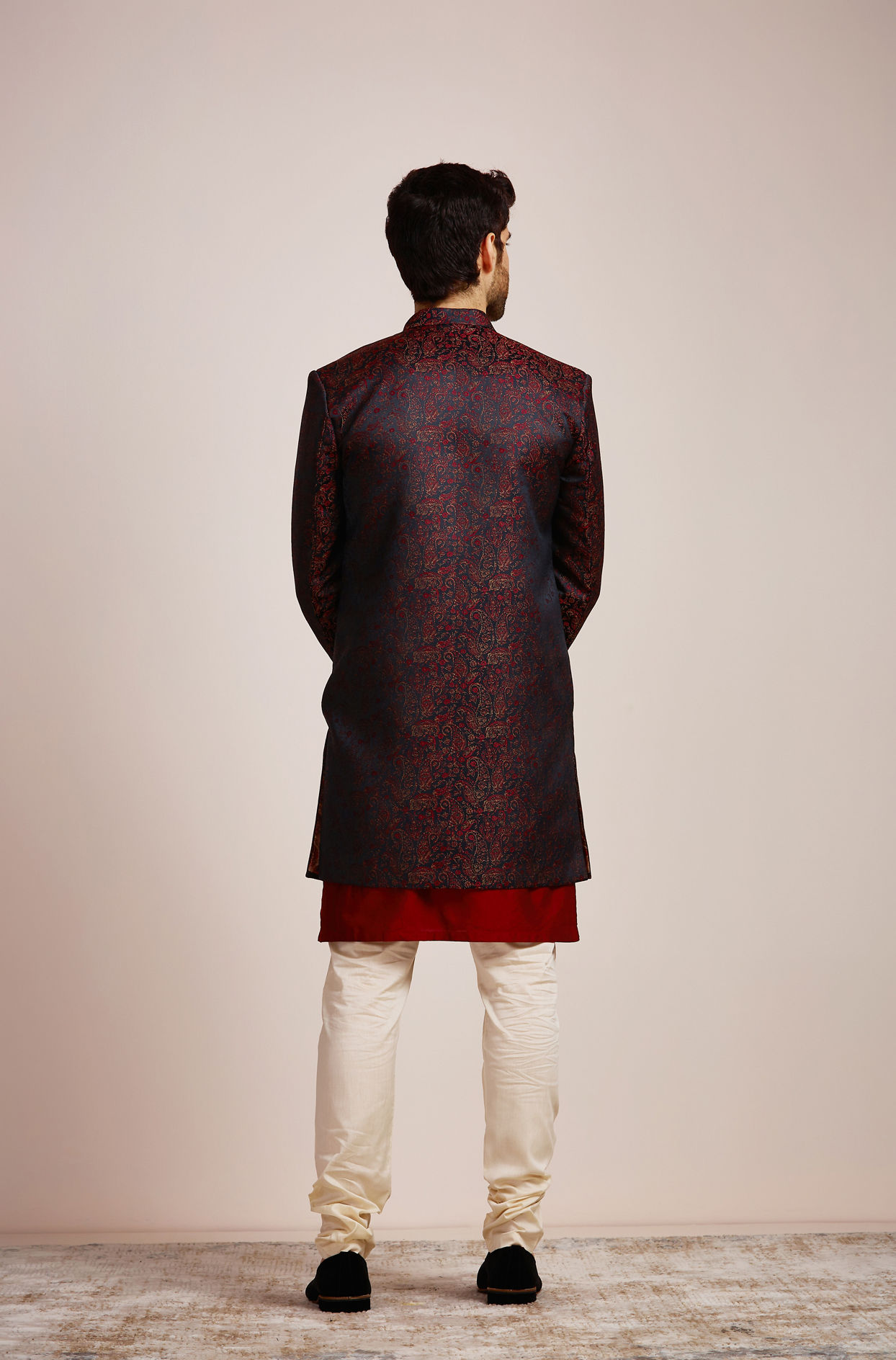 alt message - Manyavar Men Festive Black Floral Layered Indo Western image number 4