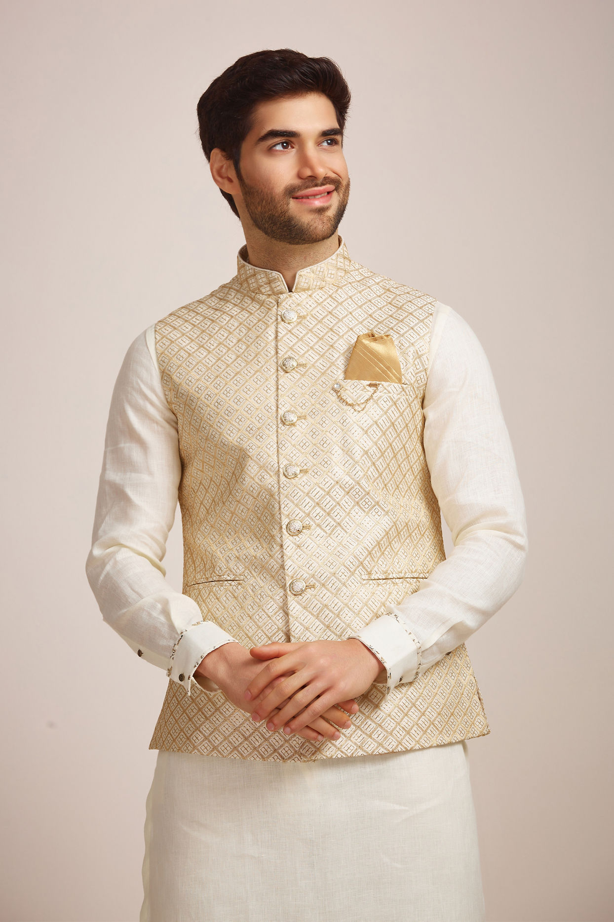 alt message - Manyavar Men Pearl Cream Patterned Jacket image number 0