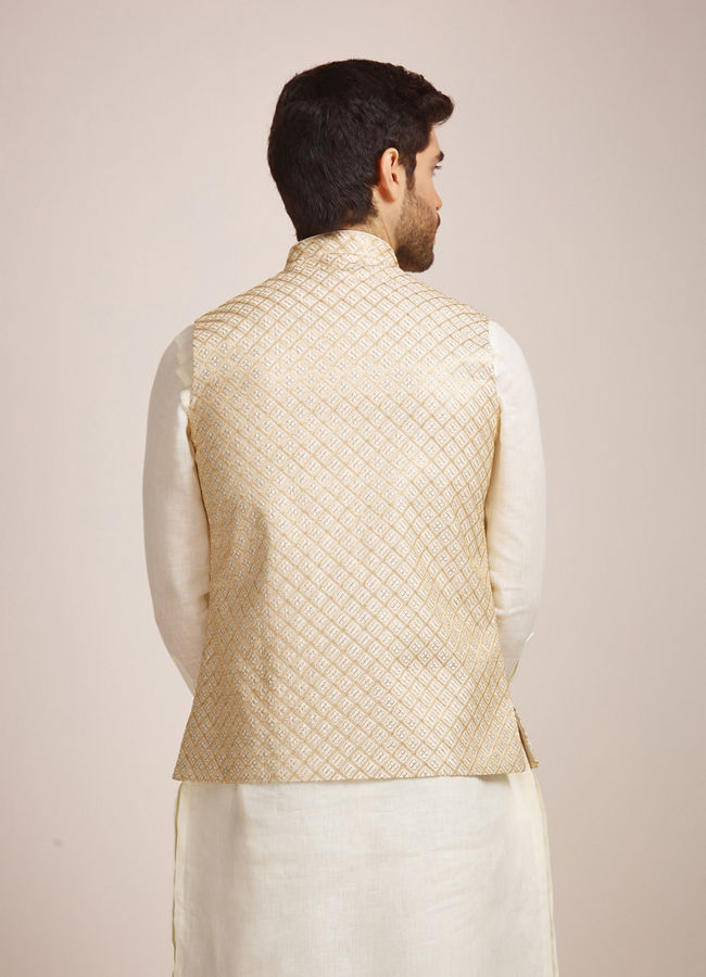 alt message - Manyavar Men Pearl Cream Patterned Jacket image number 3