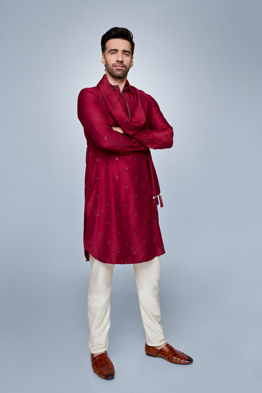 Manyavar Men Maroon Radiance Kurta Set with Dupatta