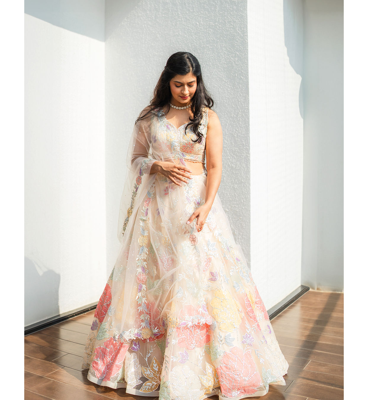 alt message - Mohey Women Cream Floral Printed Lehenga image number 0