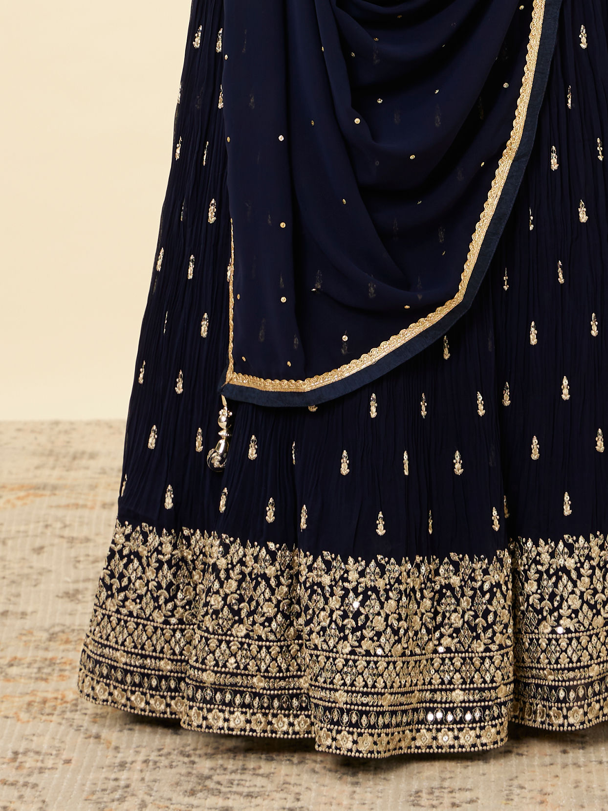 alt message - Mohey Women Indigo Blue Embroidered Lehenga image number 2