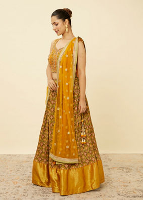 alt message - Mohey Women Mustard Yellow and Pista Green Floral Patterned Lehenga image number 3