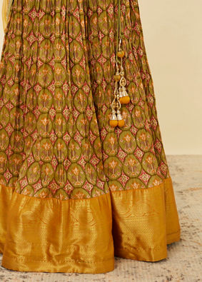 alt message - Mohey Women Mustard Yellow and Pista Green Floral Patterned Lehenga image number 2