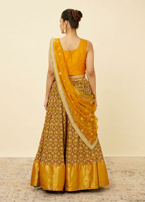 alt message - Mohey Women Mustard Yellow and Pista Green Floral Patterned Lehenga image number 4