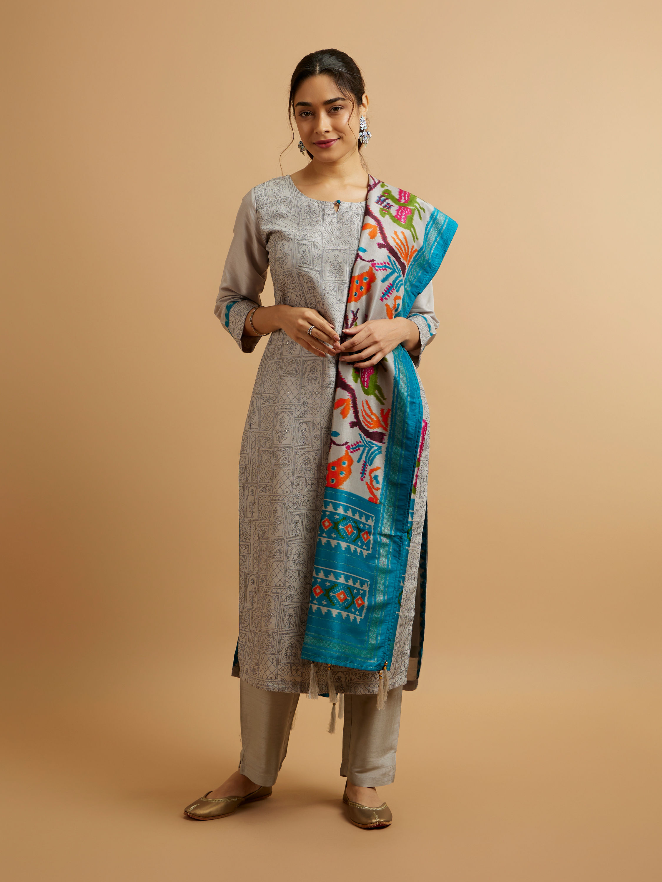 Mohey Women Grey Abstract Patterned Straight Suit