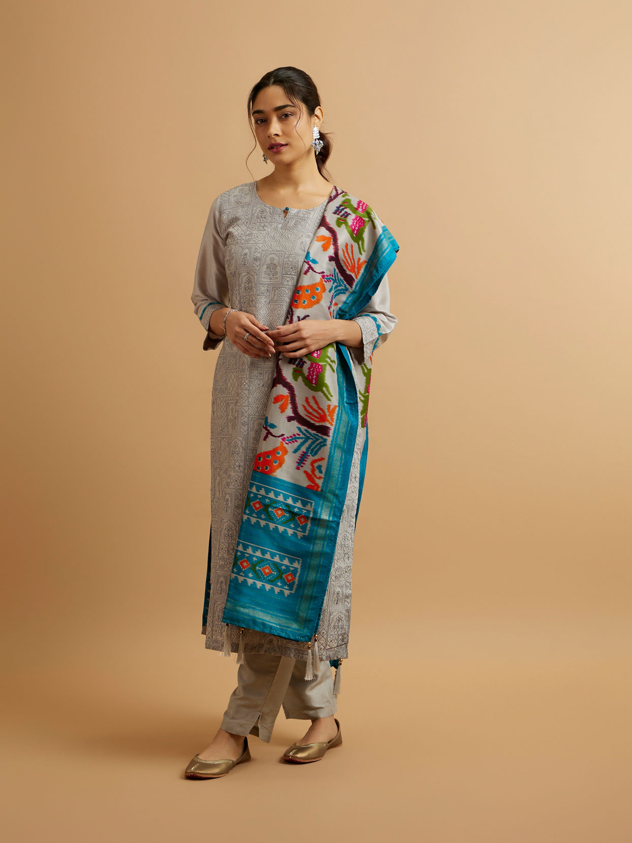 Mohey Women Grey Abstract Patterned Straight Suit