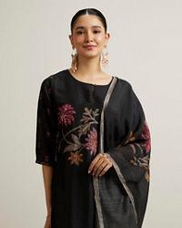 Mohey Women Kohl Black Floral Patterned Straight Suit