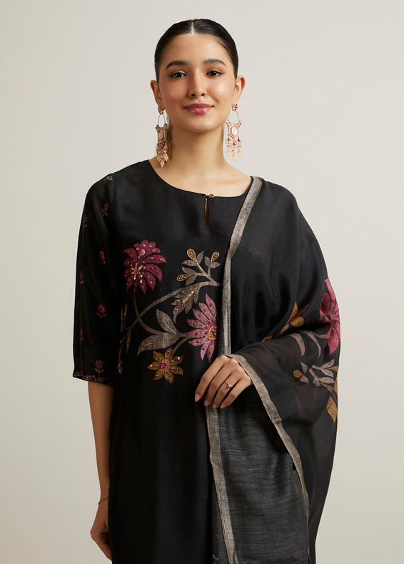 Mohey Women Kohl Black Floral Patterned Straight Suit