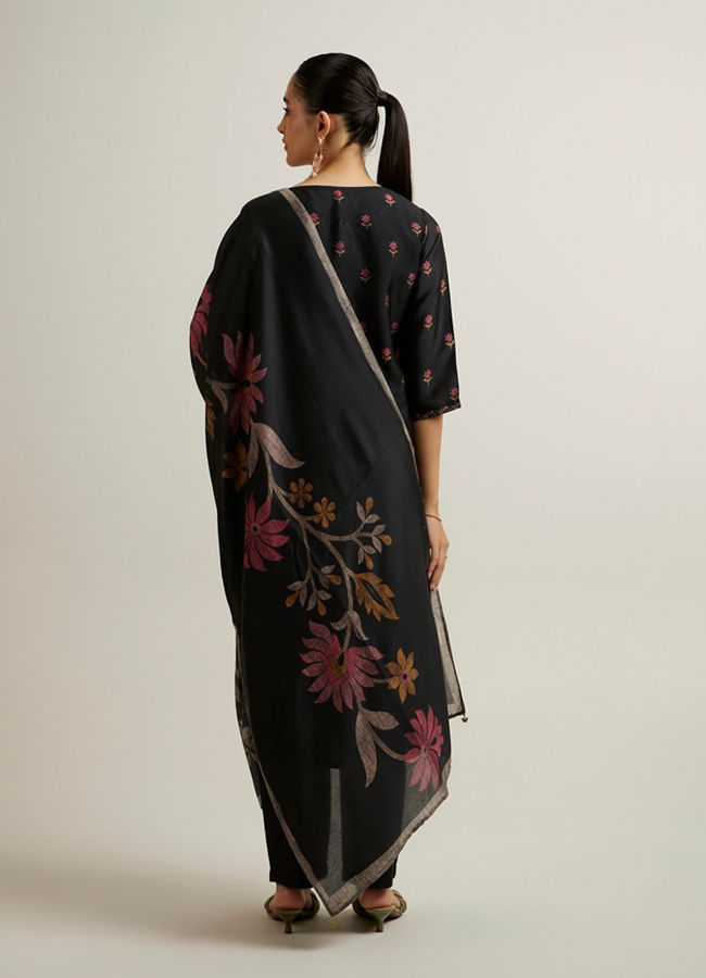Mohey Women Kohl Black Floral Patterned Straight Suit