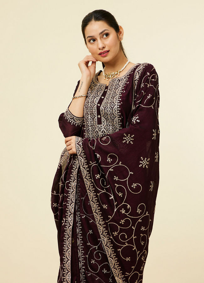 alt message - Mohey Women Jamun Wine Bel Buti Patterned Suit image number 1