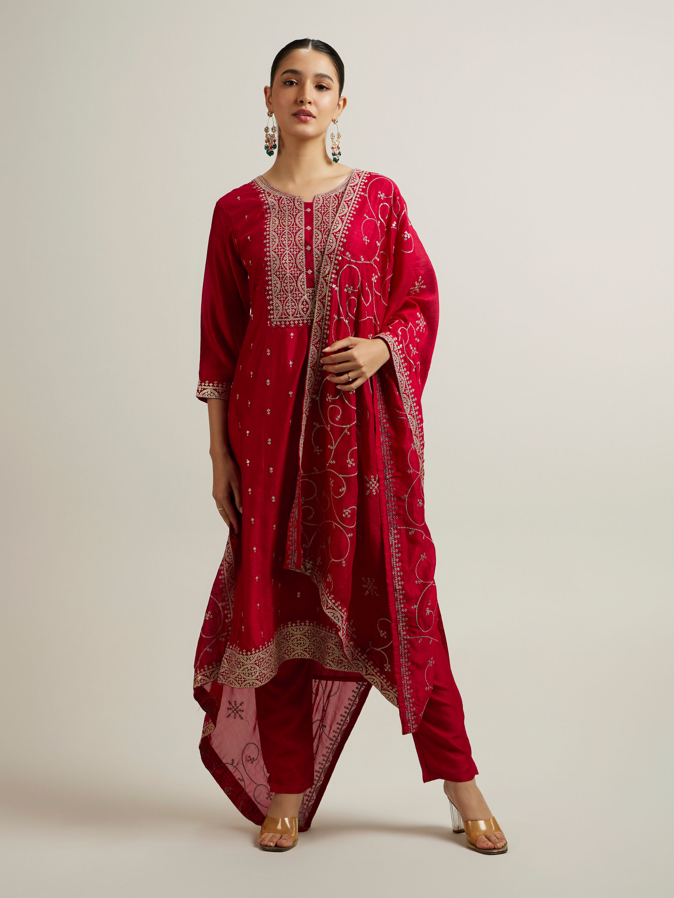 Mohey Women Royal Maroon Buta Patterned Stitched Suit