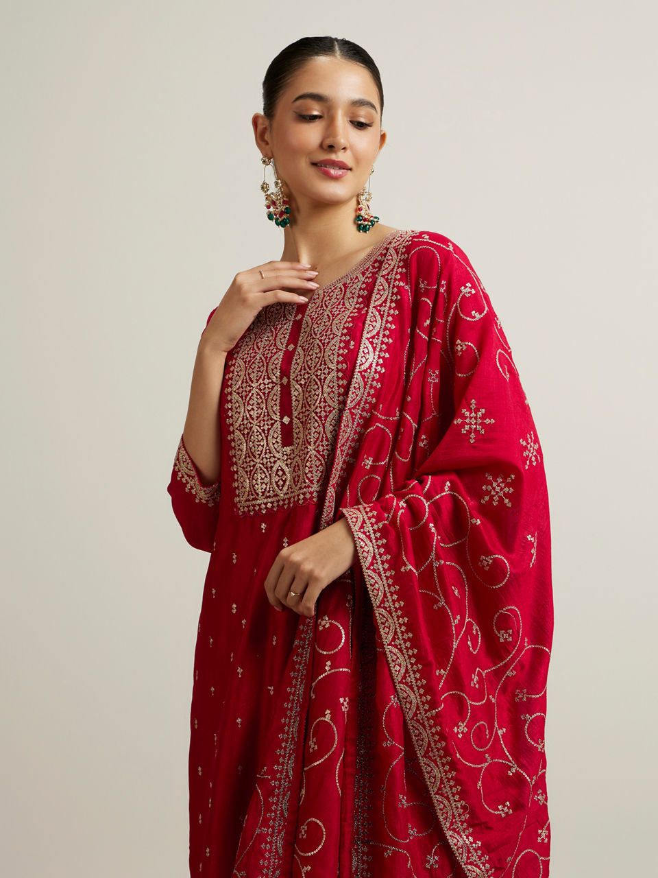 Mohey Women Royal Maroon Buta Patterned Straight Suit