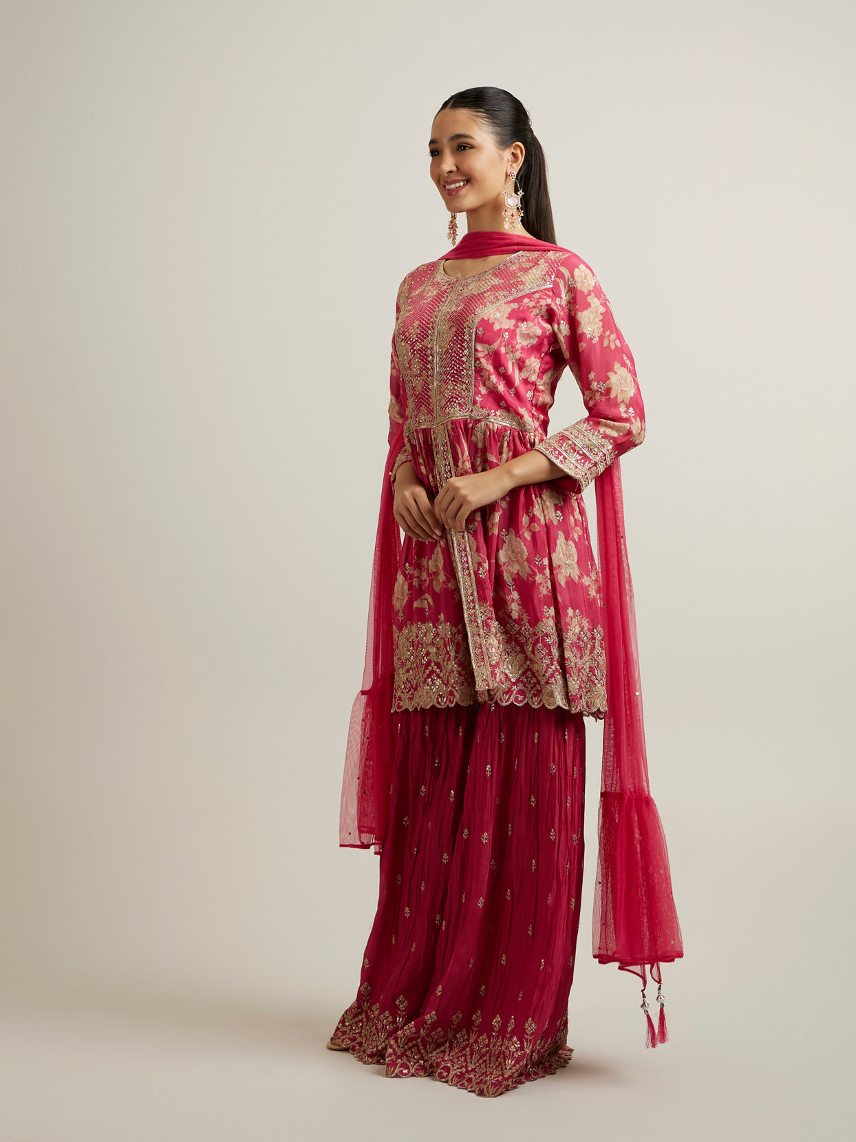 alt message - Mohey Women Rani Pink Floral Patterned Sequinned Stitched Suit image number 2