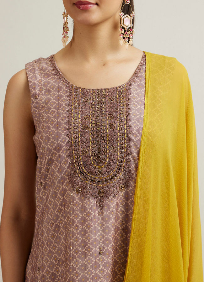 Mohey Women Purple Jaal Patterned Sequinned Straight Suit