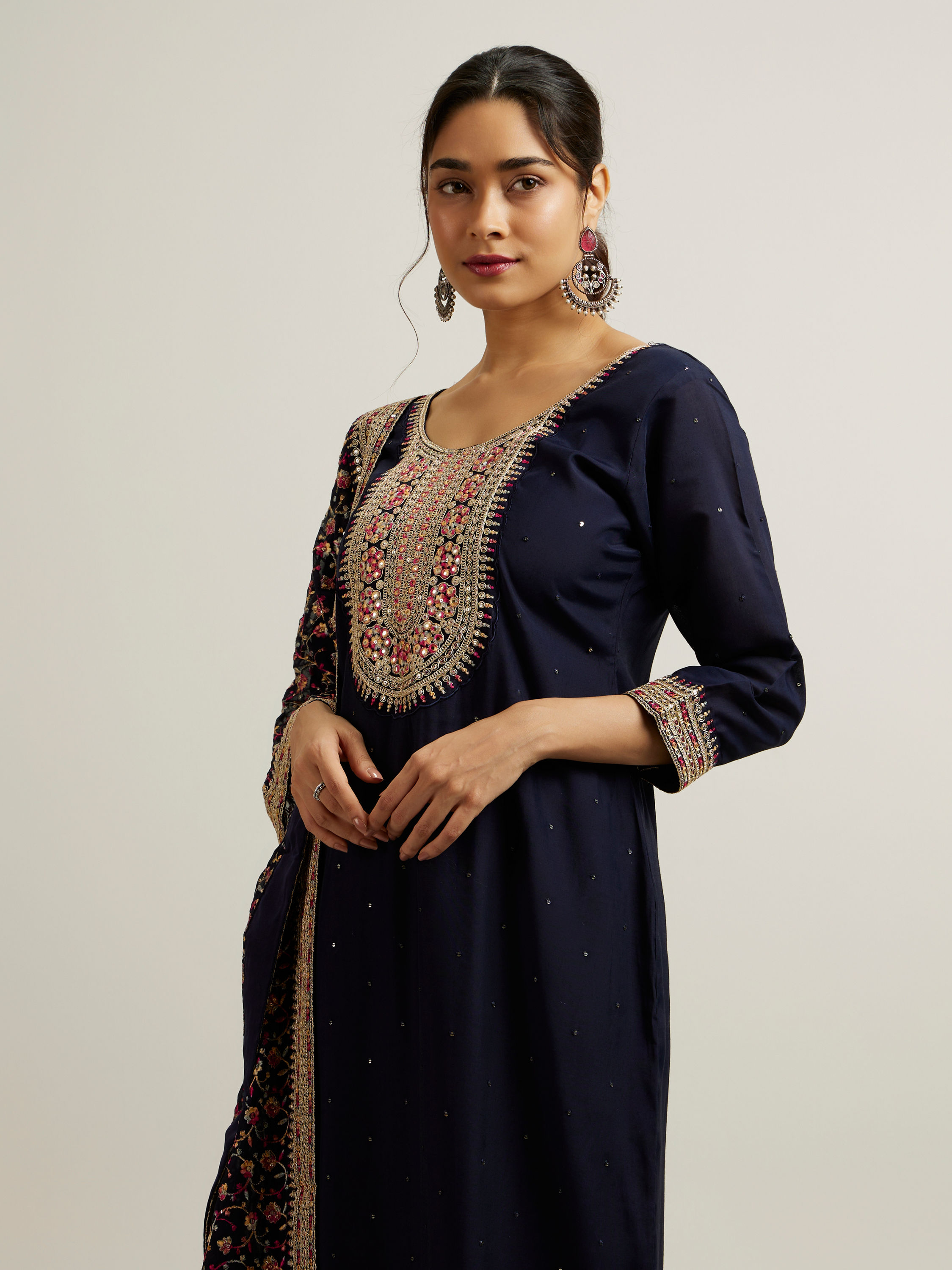 Mohey Women Indigo Blue Floral Embroidered Straight Suit