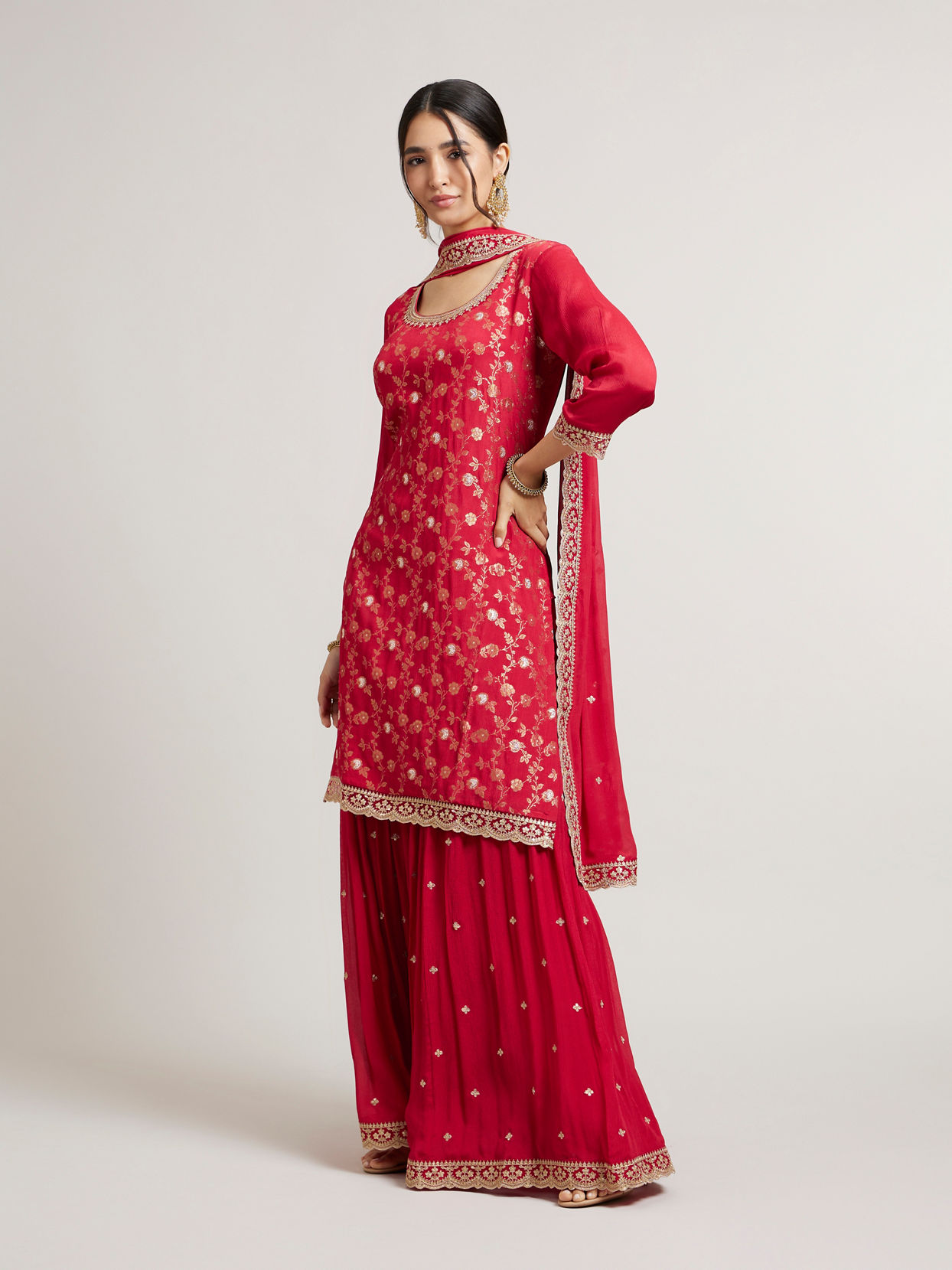 alt message - Mohey Women Red Radiance Stitched Suit image number 2